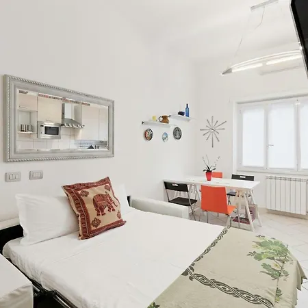 Stylish Flat Up To 4 Guests In Monteverde * Rom