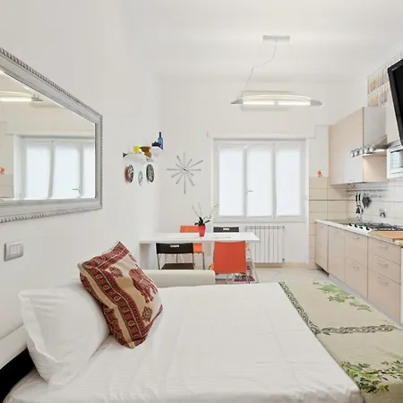 Stylish Flat Up To 4 Guests In Monteverde Rom